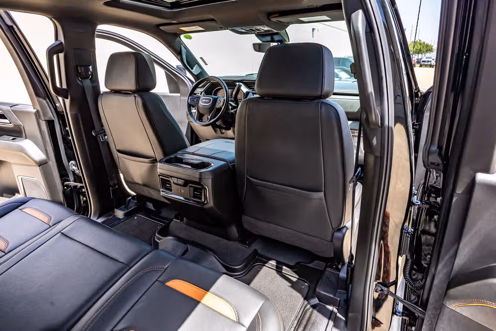 2024 GMC Sierra 2500HD AT4 Crew Cab Image 32