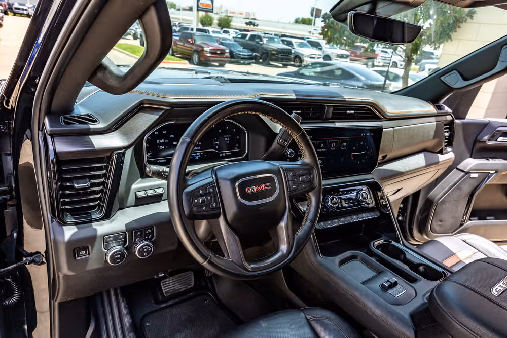 2024 GMC Sierra 2500HD AT4 Crew Cab Image 16