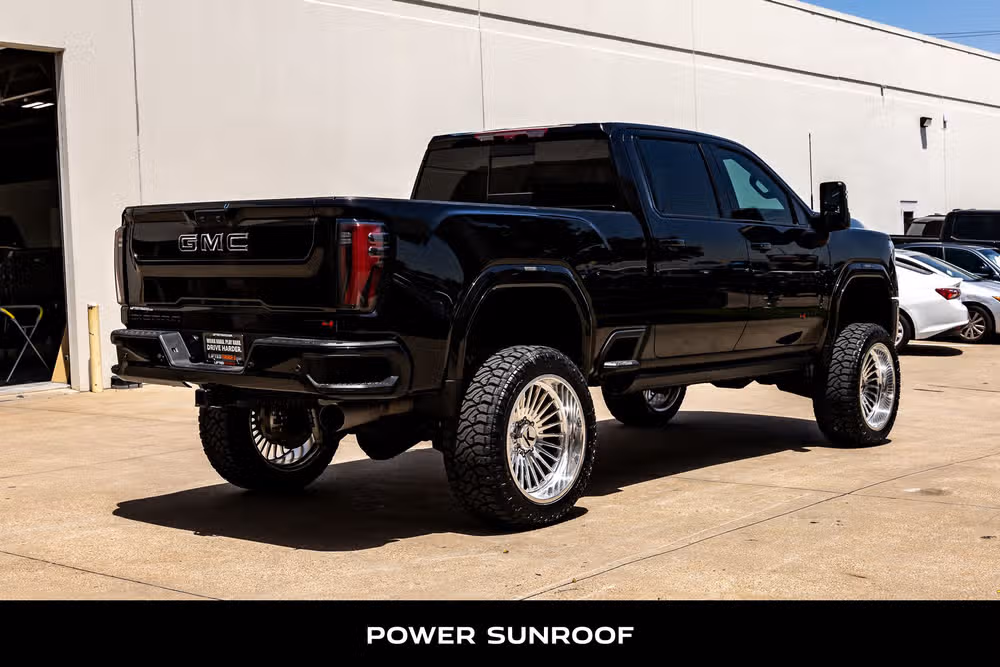 2024 GMC Sierra 2500HD AT4 Crew Cab Image 9