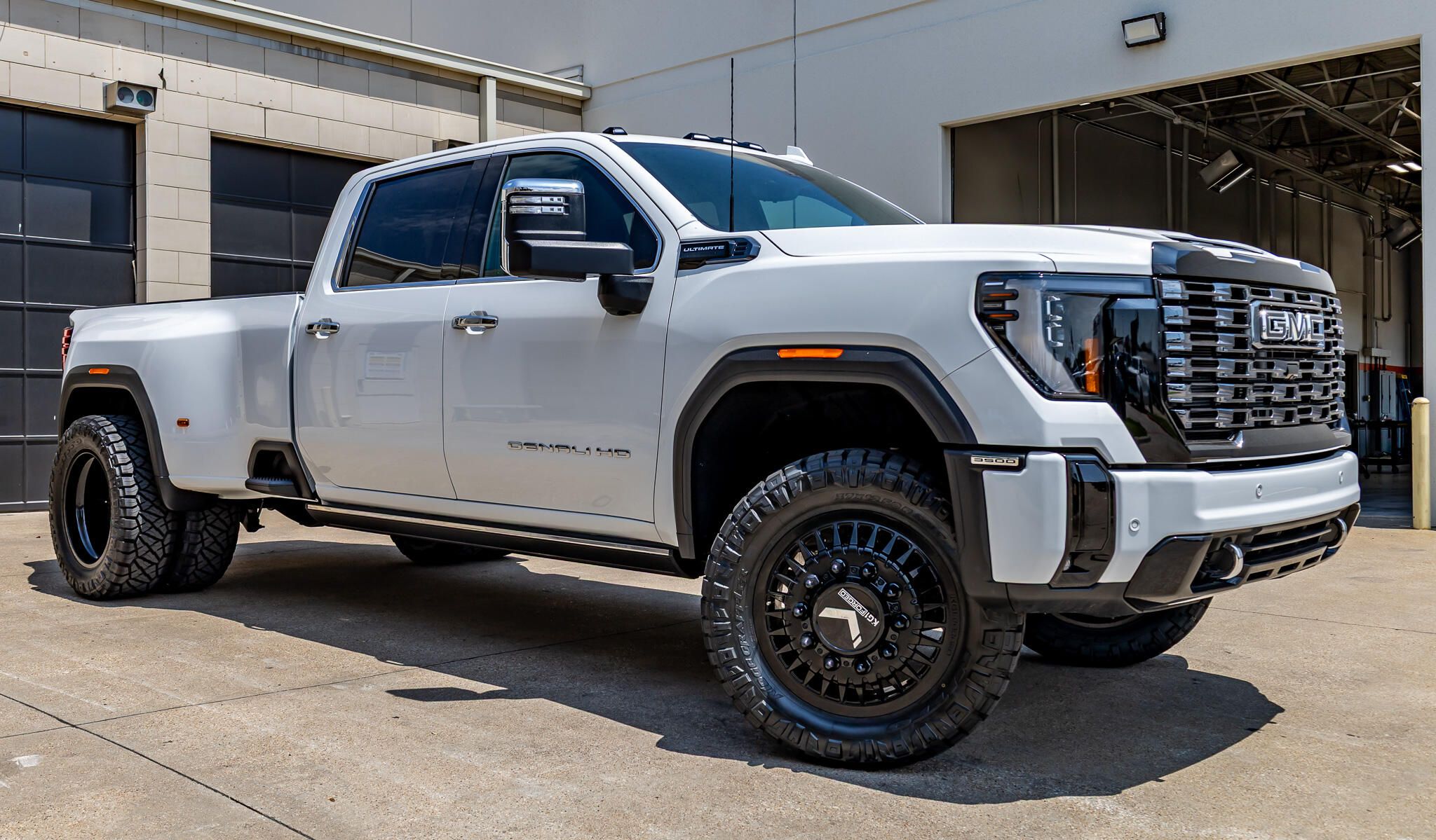 2026 GMC Sierra 3500HD Denali Ultimate Crew Cab 4WD