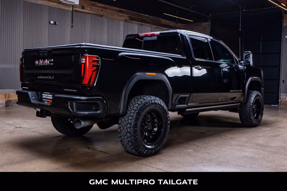 2026 GMC Sierra 2500HD Denali Crew Cab Image 10