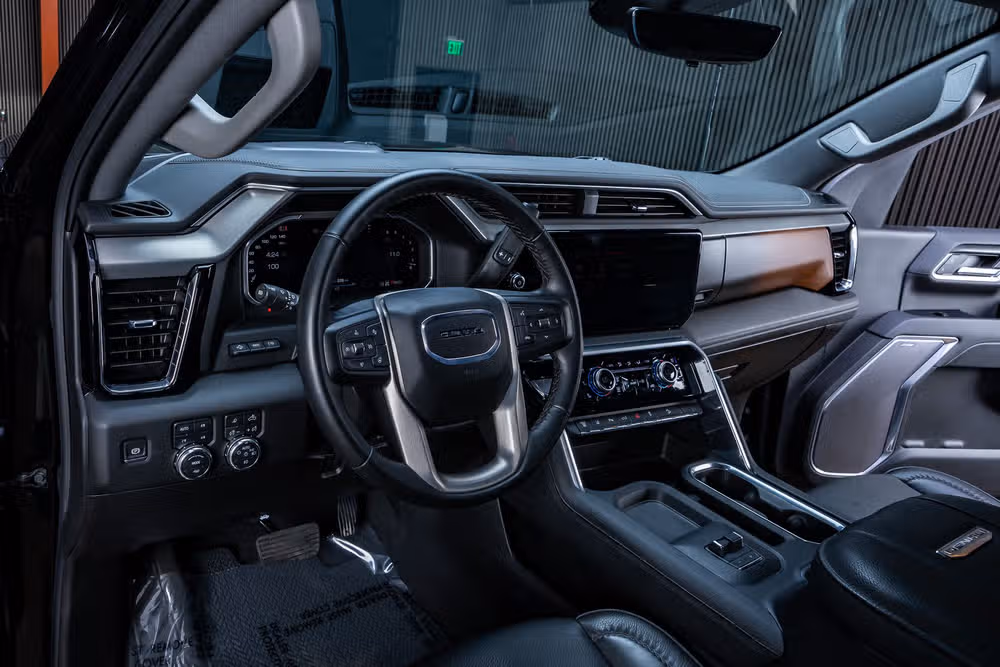 2026 GMC Sierra 2500HD Denali Crew Cab Image 17