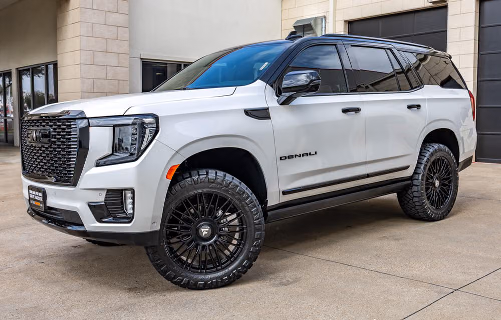 2023 GMC Yukon Denali Ultimate Image 6