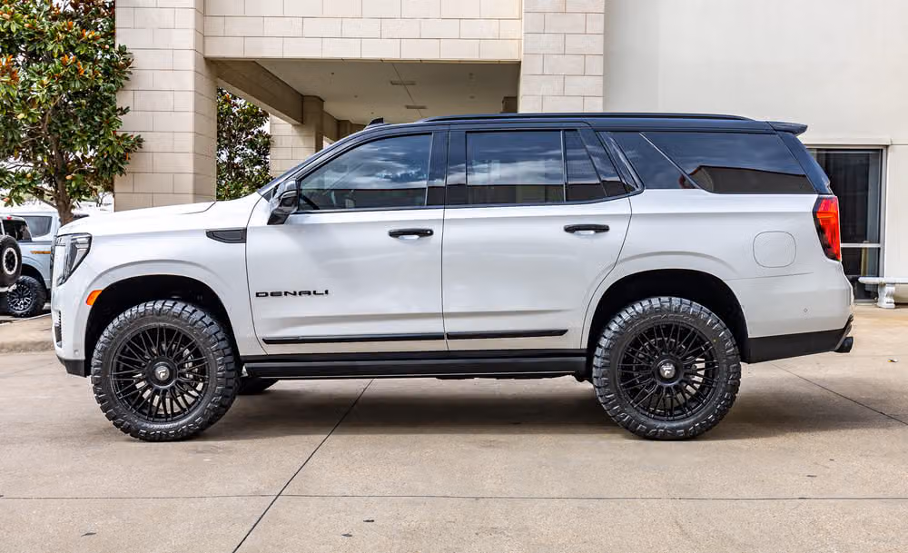 2023 GMC Yukon Denali Ultimate Image 7