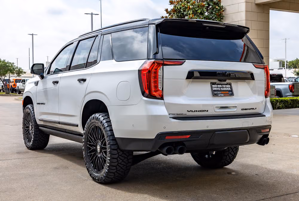 2023 GMC Yukon Denali Ultimate Image 8