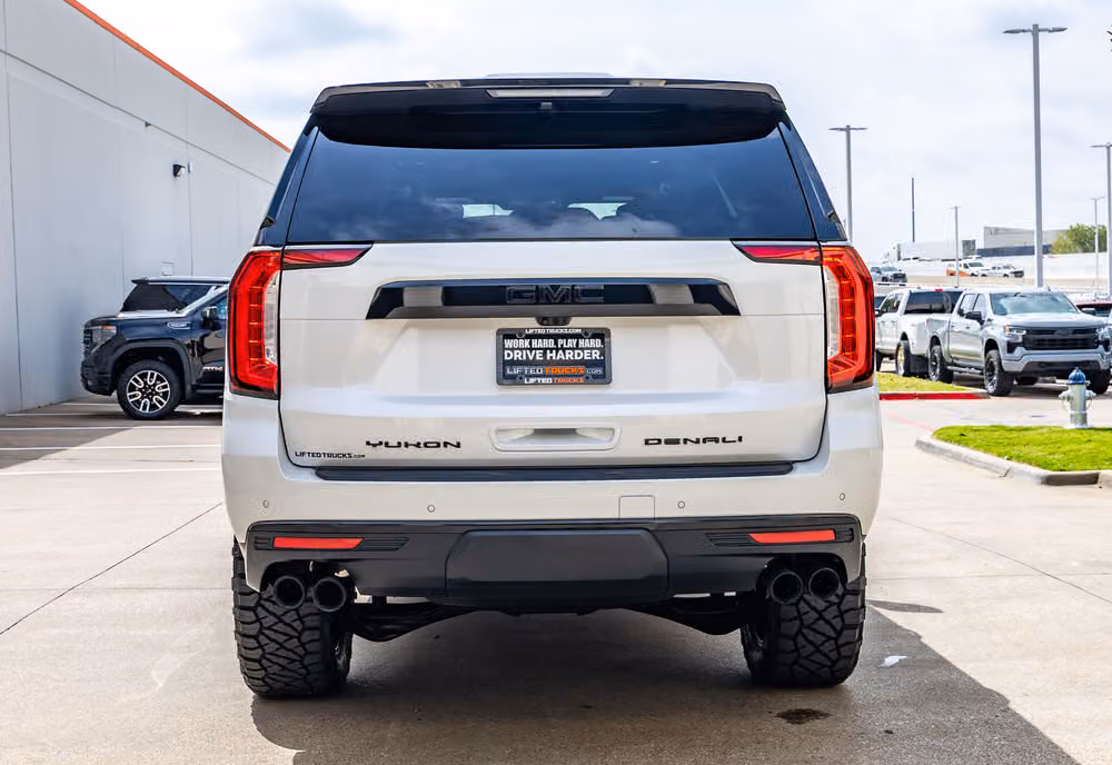 2023 GMC Yukon Denali Ultimate Image 9