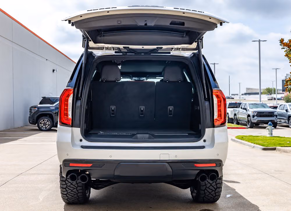 2023 GMC Yukon Denali Ultimate Image 10