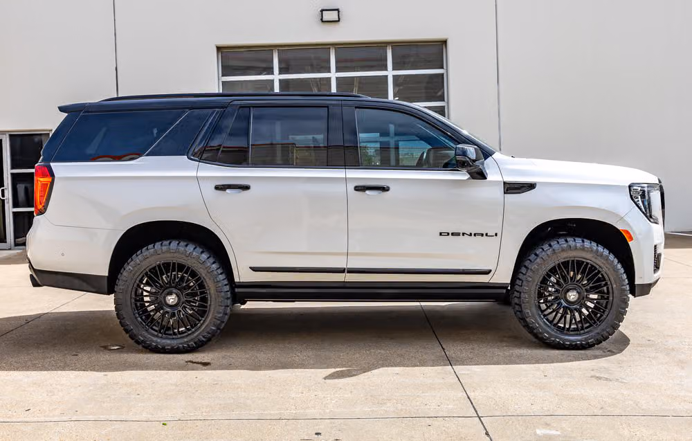 2023 GMC Yukon Denali Ultimate Image 12