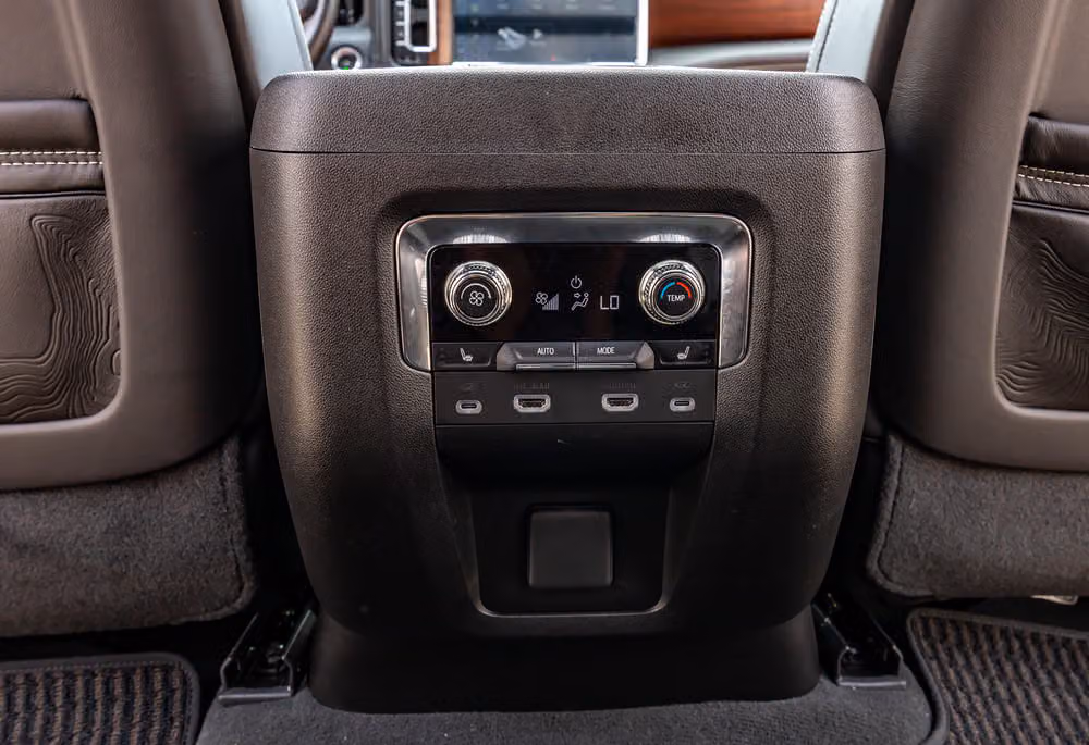 2023 GMC Yukon Denali Ultimate Image 36