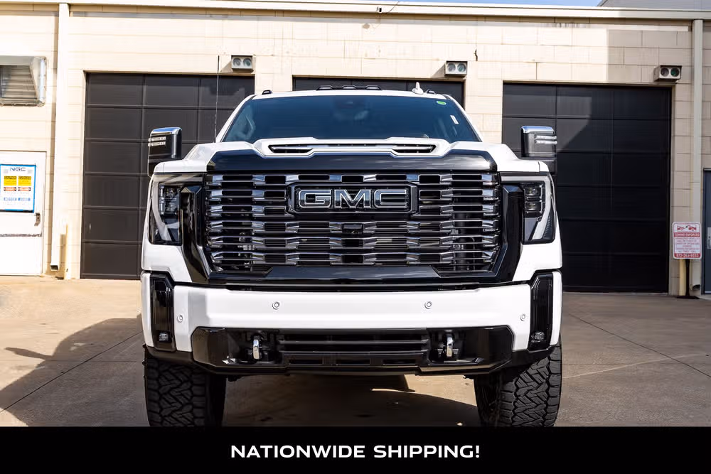 2026 GMC Sierra 3500HD Denali Ultimate Crew Cab Image 4