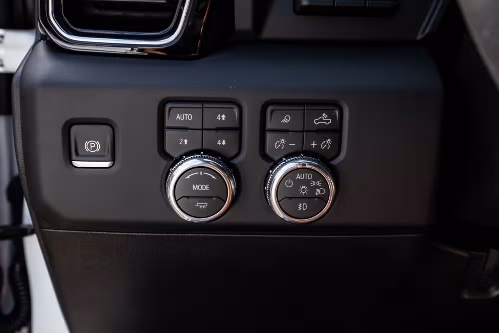 2026 GMC Sierra 3500HD Denali Ultimate Crew Cab Image 22
