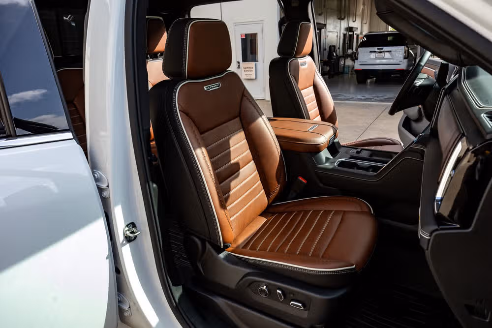 2026 GMC Sierra 3500HD Denali Ultimate Crew Cab Image 32