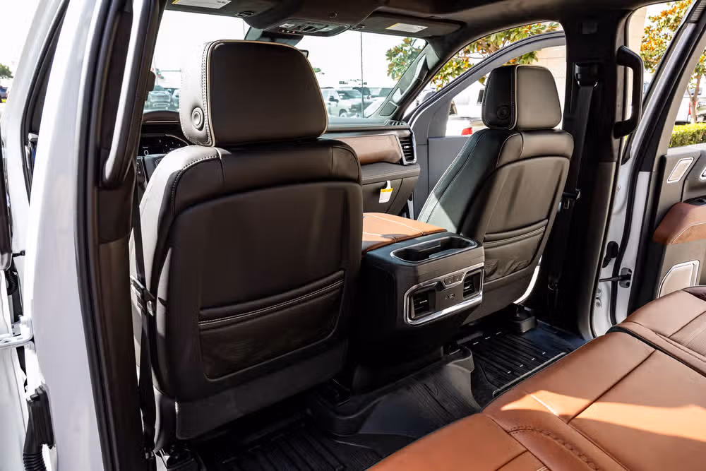 2026 GMC Sierra 3500HD Denali Ultimate Crew Cab Image 35
