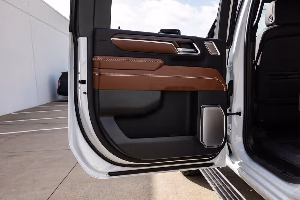 2026 GMC Sierra 3500HD Denali Ultimate Crew Cab Image 39