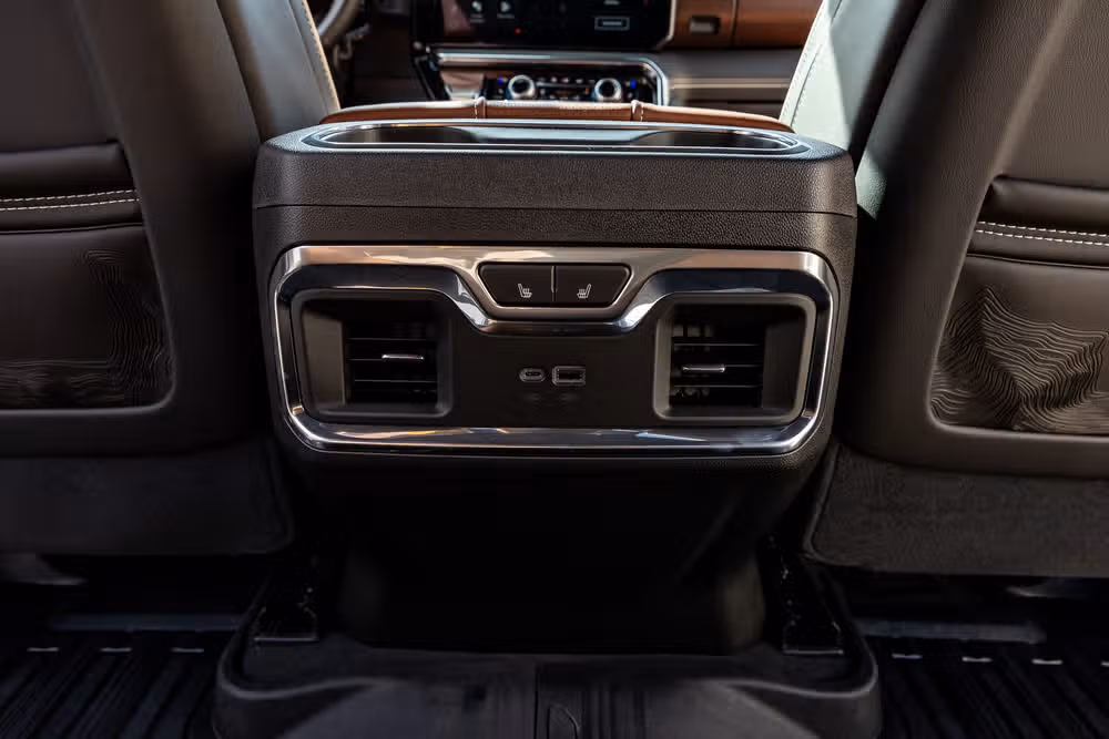 2026 GMC Sierra 3500HD Denali Ultimate Crew Cab Image 34