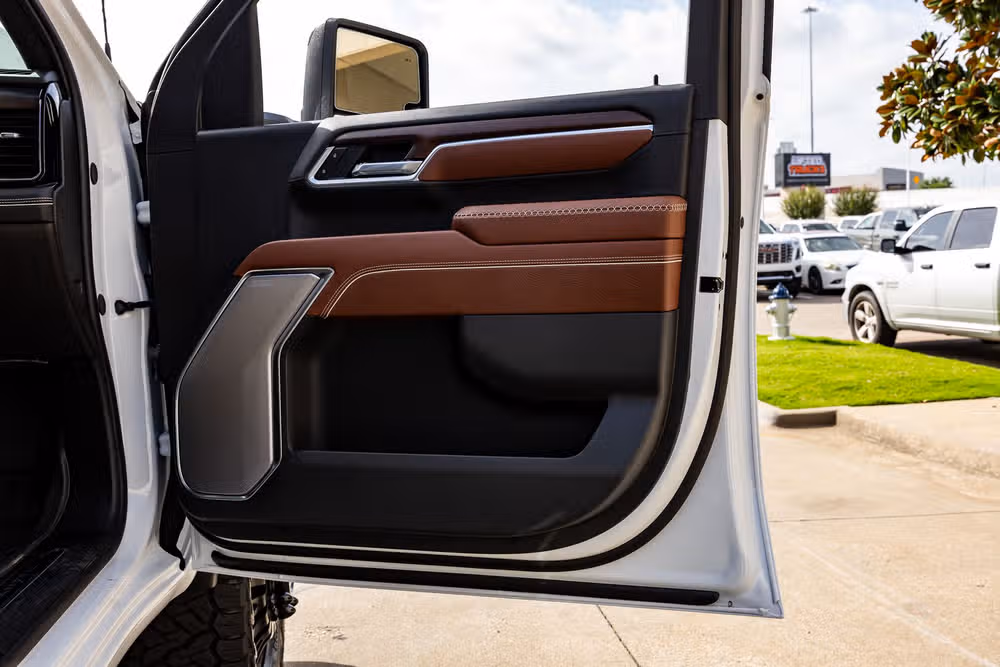 2026 GMC Sierra 3500HD Denali Ultimate Crew Cab Image 38