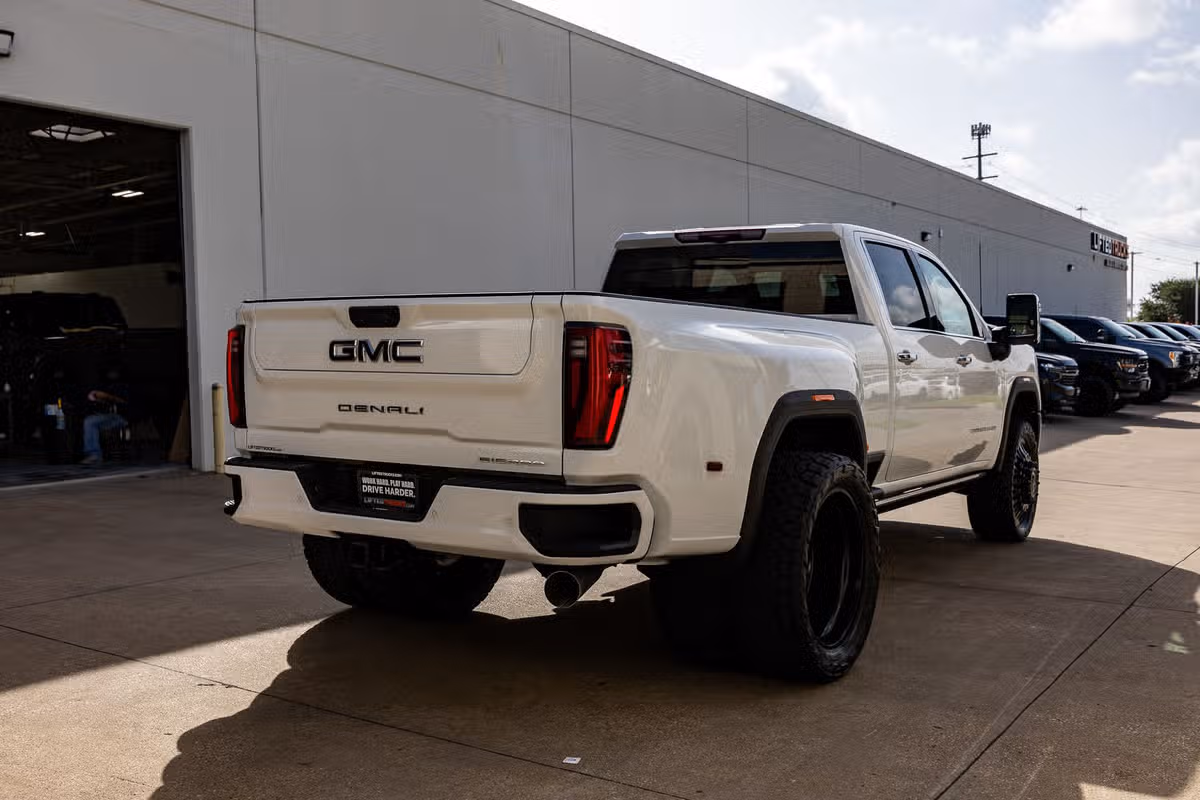 2026 GMC Sierra 3500HD Denali Ultimate Crew Cab