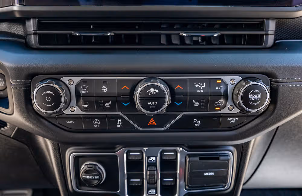 2025 Jeep Wrangler Rubicon X Image 25