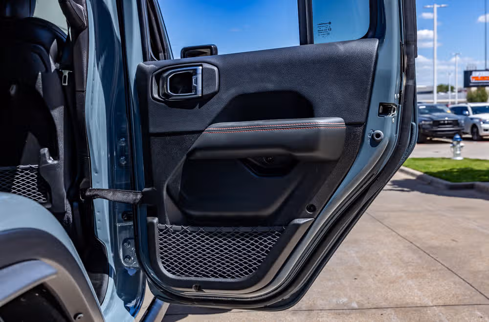 2025 Jeep Wrangler Rubicon X Image 38
