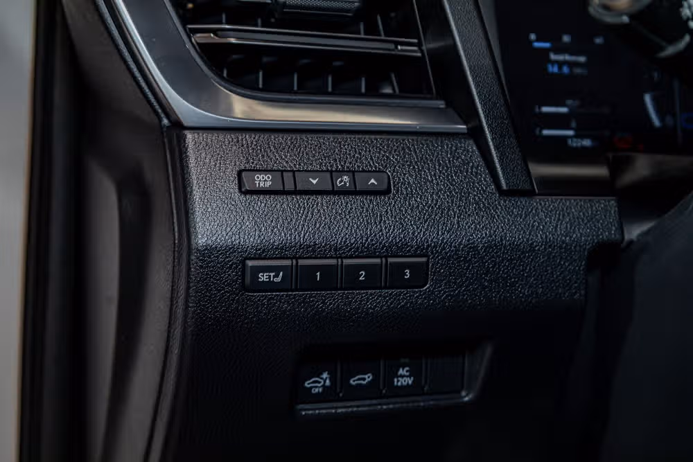 2024 Lexus GX 550 Overtrail+ Image 17