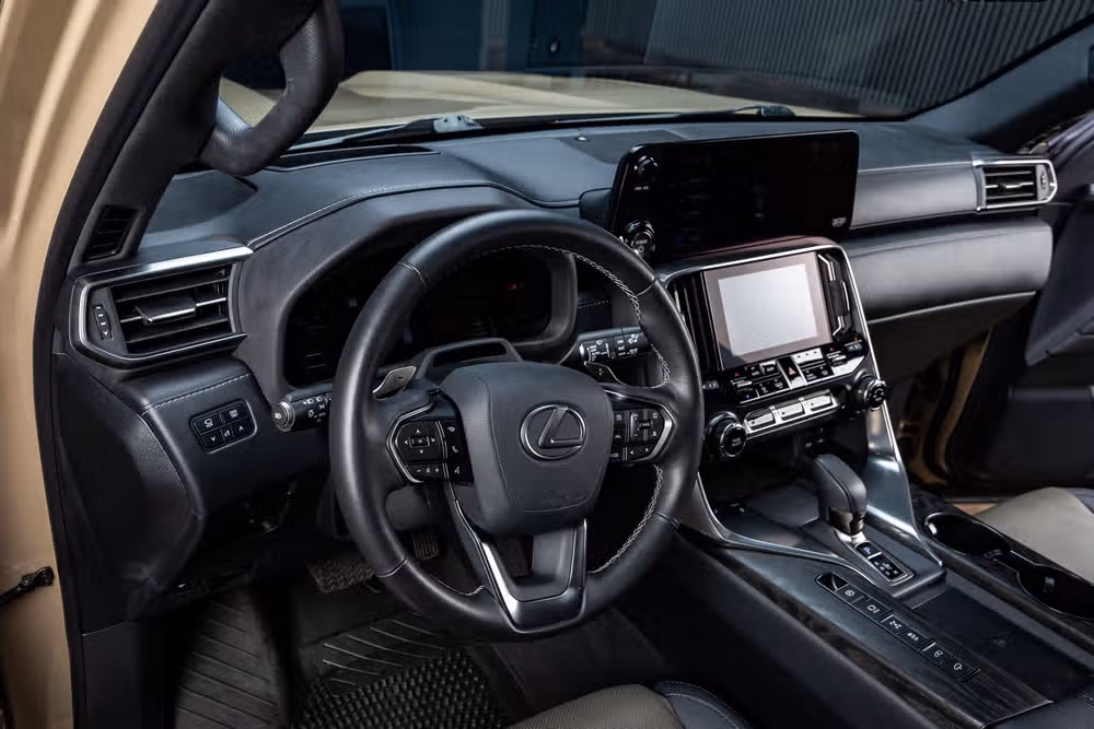 2025 Lexus LX 700h Overtrail Image 17