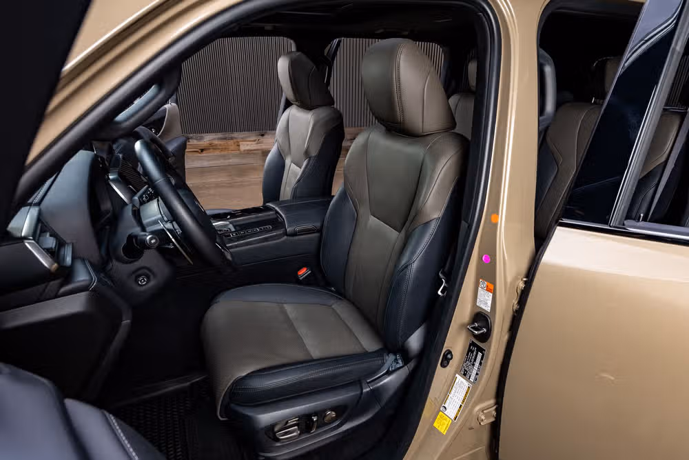 2025 Lexus LX 700h Overtrail Image 30