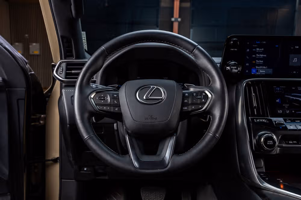 2025 Lexus LX 700h Overtrail Image 19