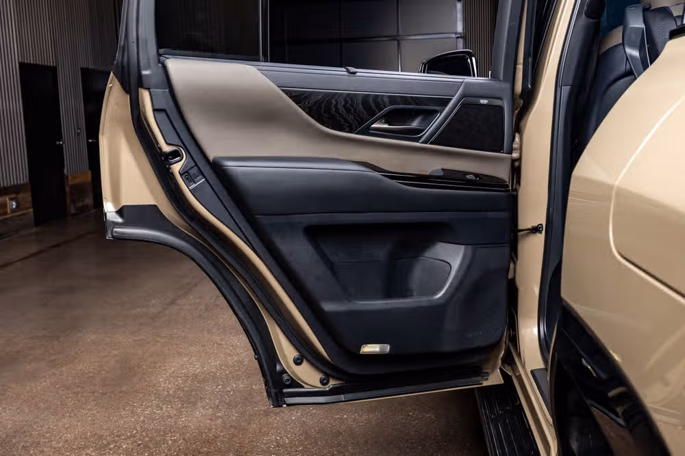 2025 Lexus LX 700h Overtrail Image 40