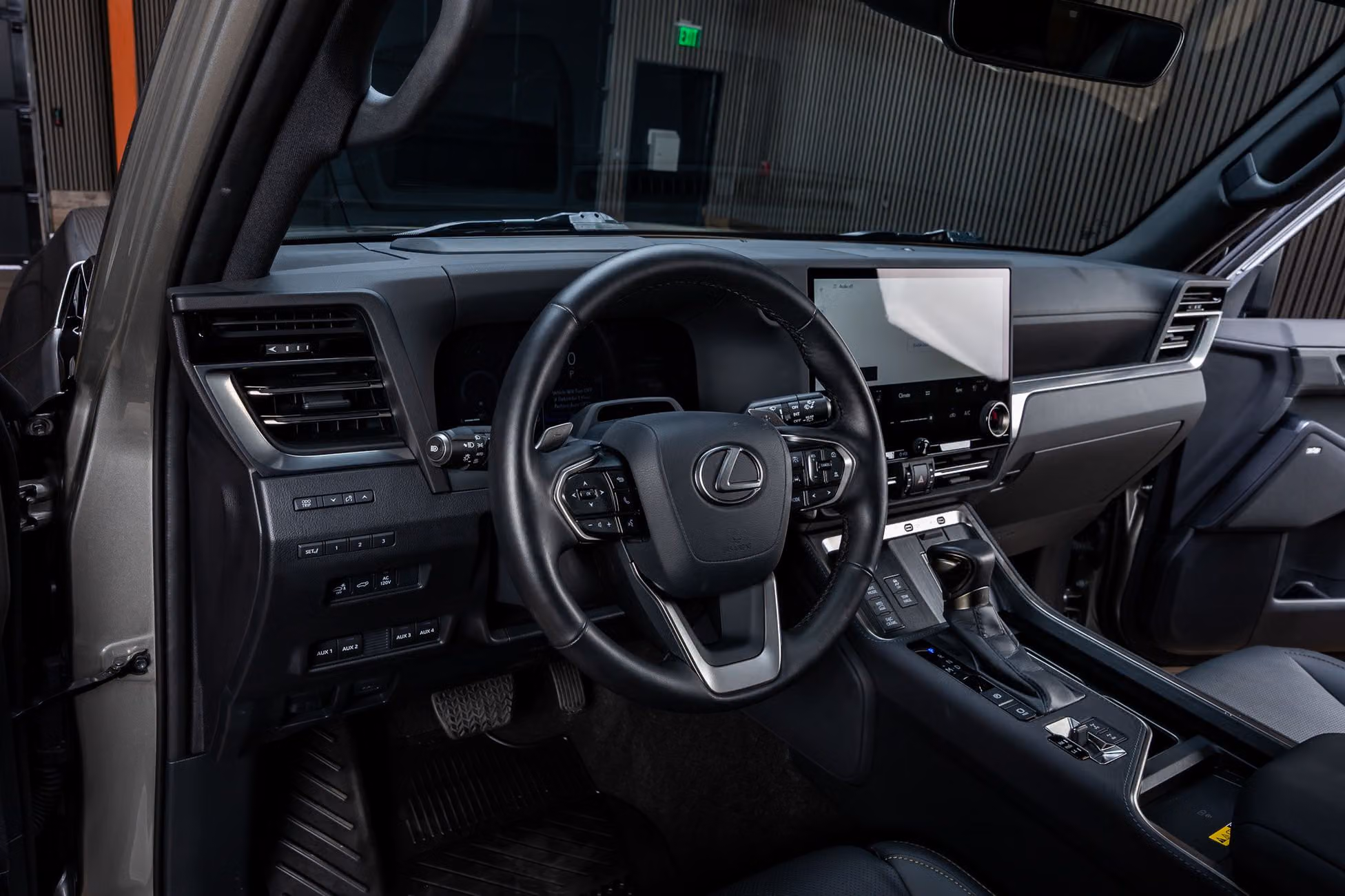2025 Lexus GX 550 Overtrail+ Image 17