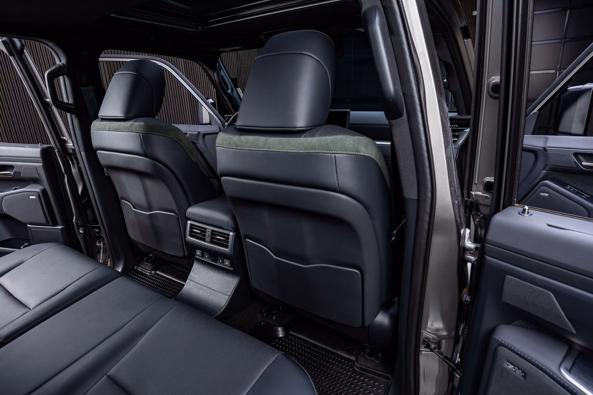 2025 Lexus GX 550 Overtrail+ Image 32