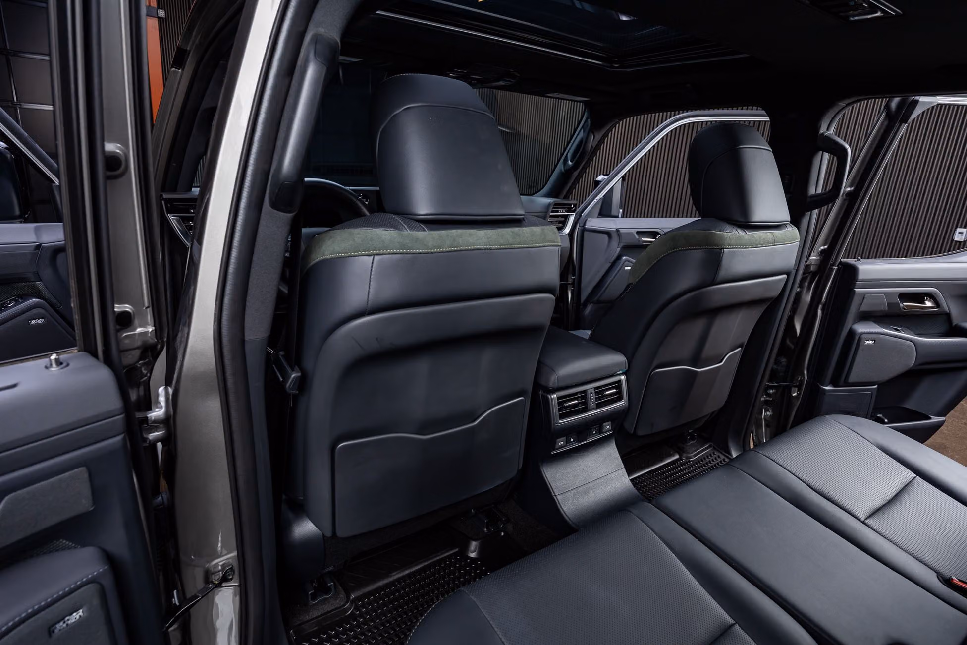 2025 Lexus GX 550 Overtrail+ Image 34