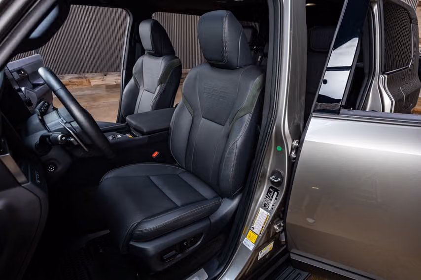 2025 Lexus GX 550 Overtrail+ Image 29