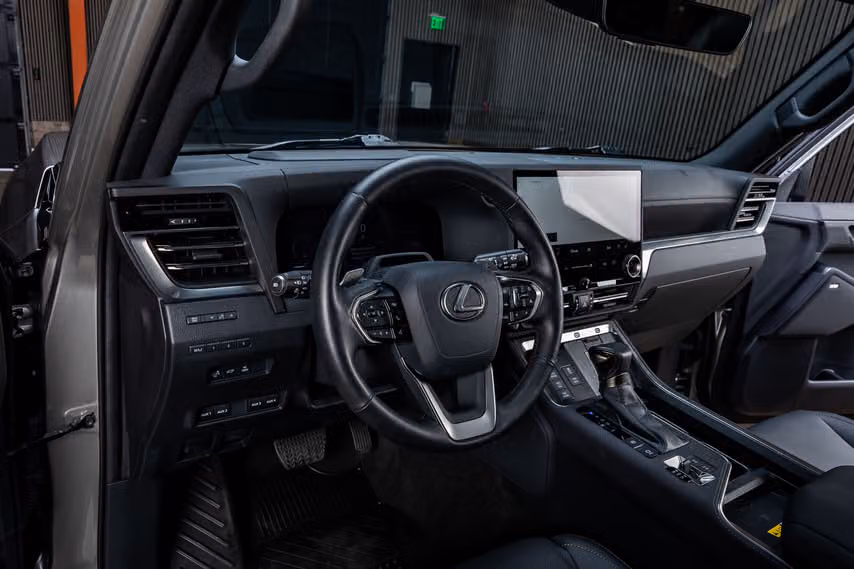 2025 Lexus GX 550 Overtrail+ Image 17