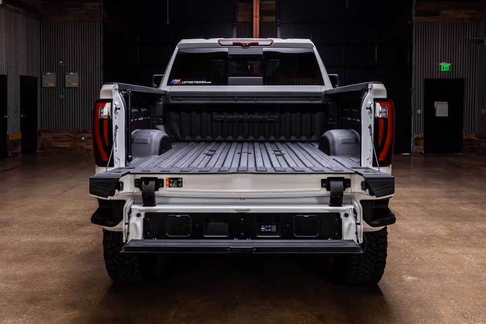 2024 GMC Sierra 2500HD Denali Ultimate Crew Cab Image 9