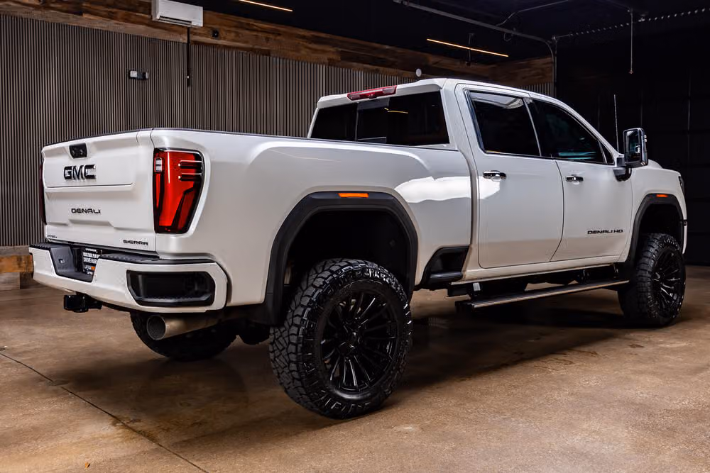 2024 GMC Sierra 2500HD Denali Ultimate Crew Cab Image 10