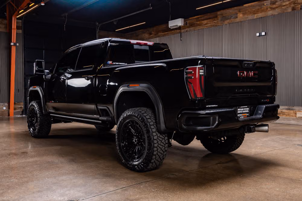 2025 GMC Sierra 2500HD AT4X Crew Cab Image 7