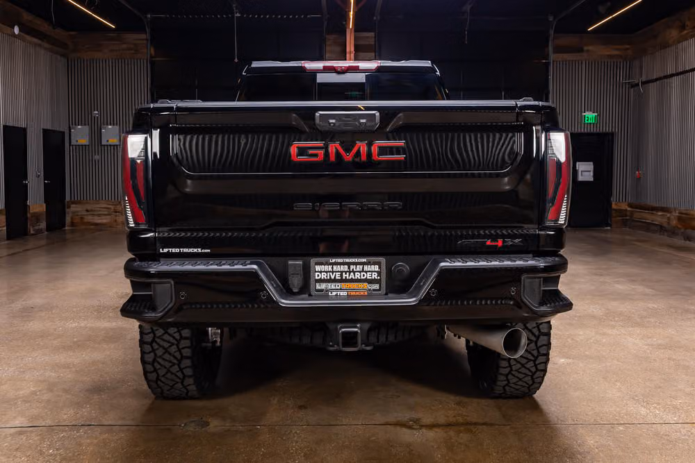2025 GMC Sierra 2500HD AT4X Crew Cab Image 8