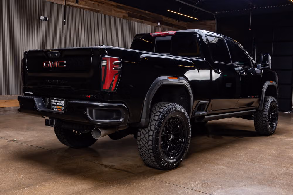 2025 GMC Sierra 2500HD AT4X Crew Cab Image 10
