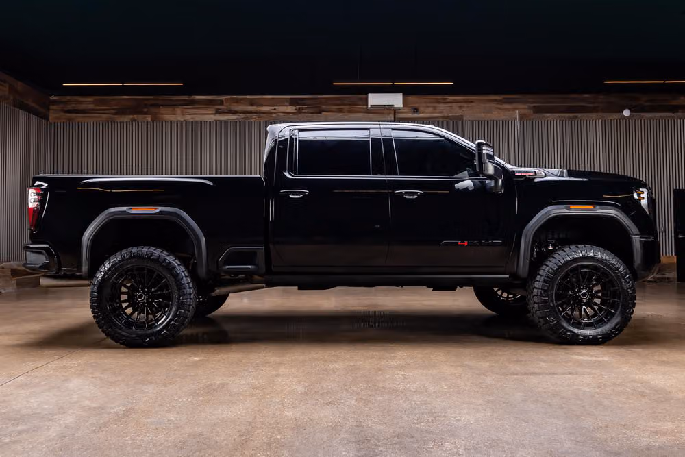 2025 GMC Sierra 2500HD AT4X Crew Cab Image 11