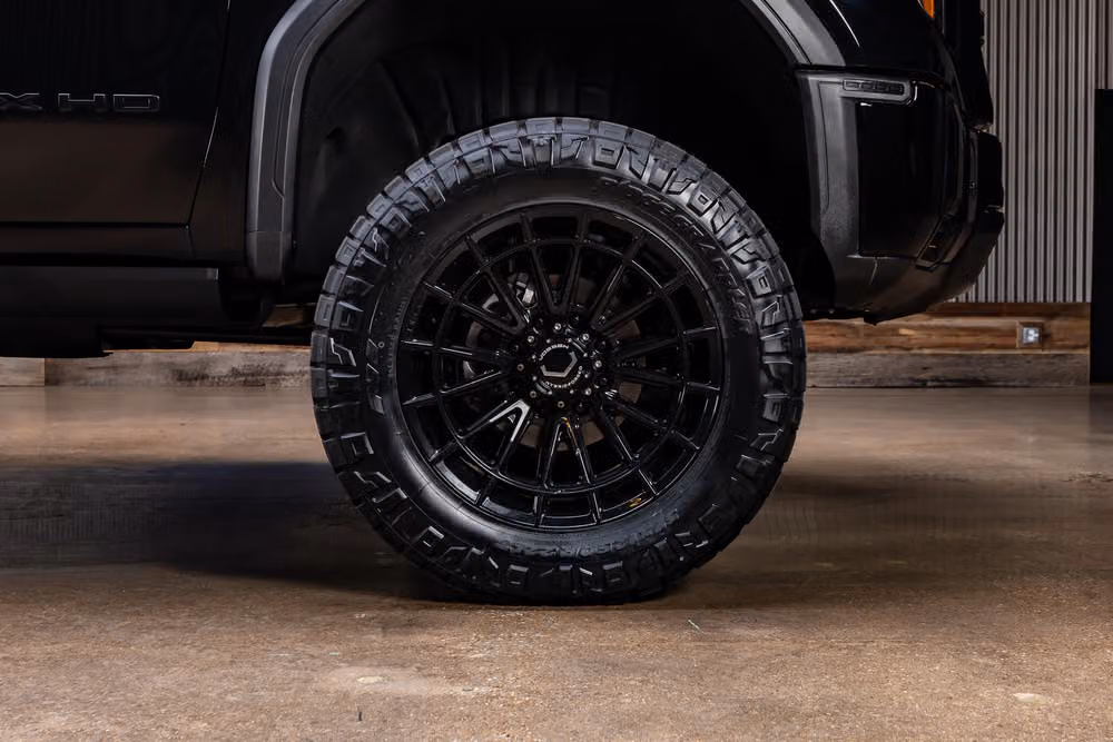 2025 GMC Sierra 2500HD AT4X Crew Cab Image 12