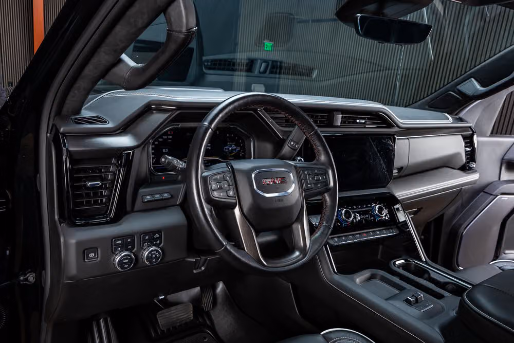2025 GMC Sierra 2500HD AT4X Crew Cab Image 17