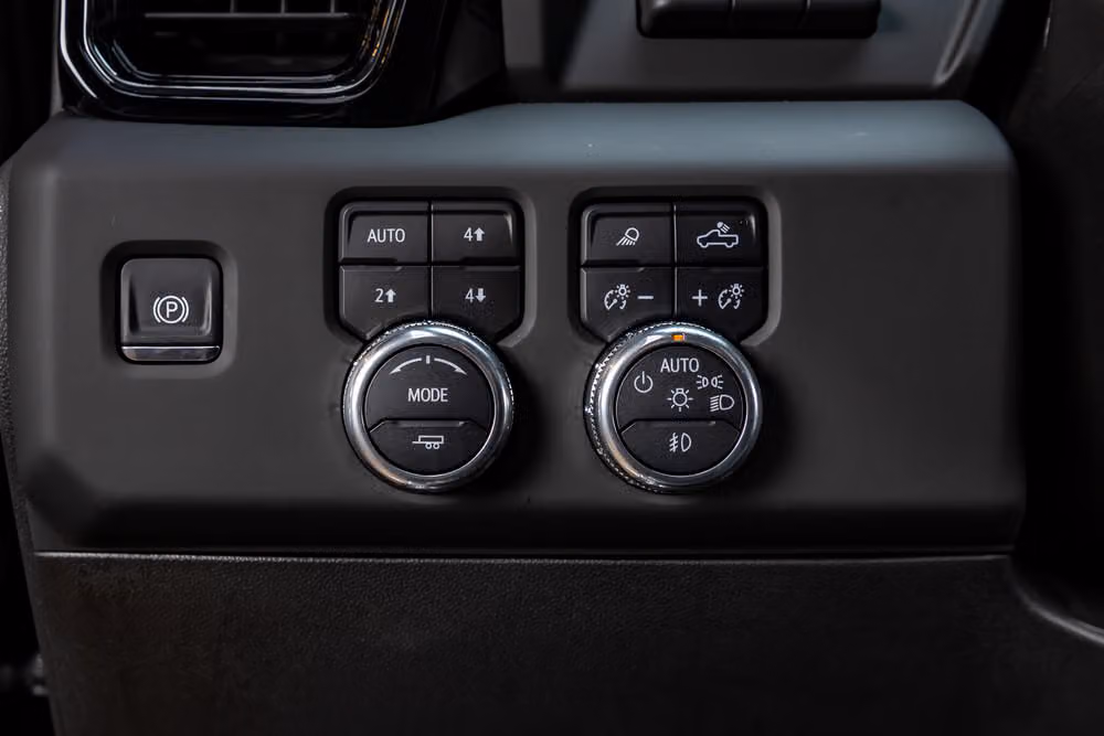 2025 GMC Sierra 2500HD AT4X Crew Cab Image 22