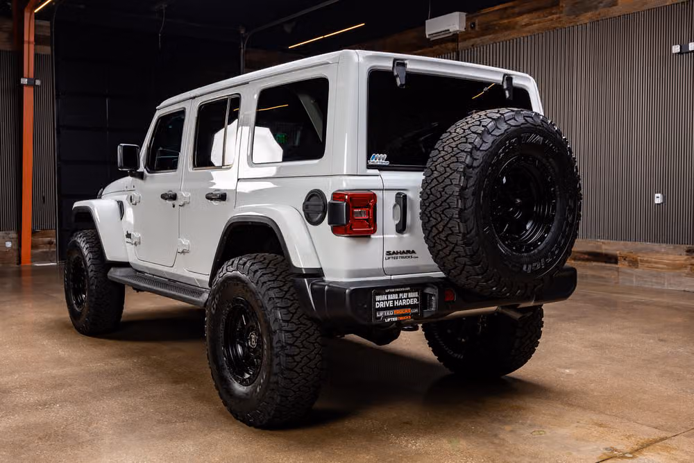 2025 Jeep Wrangler Sahara Image 7