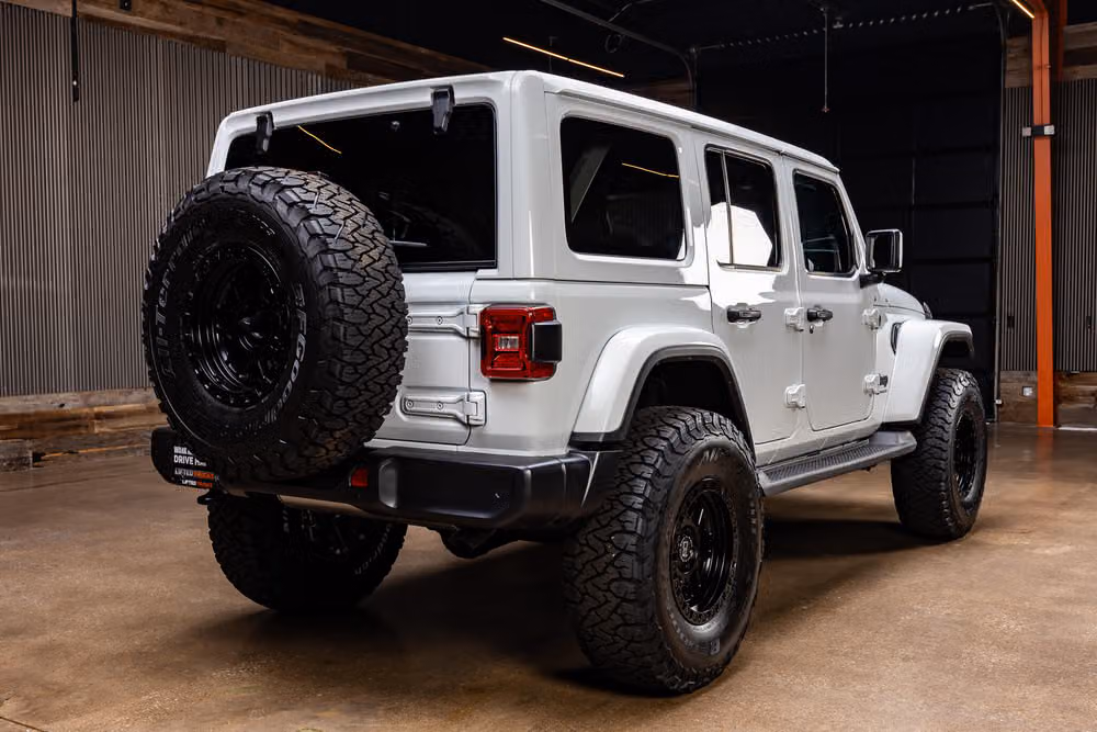 2025 Jeep Wrangler Sahara Image 10