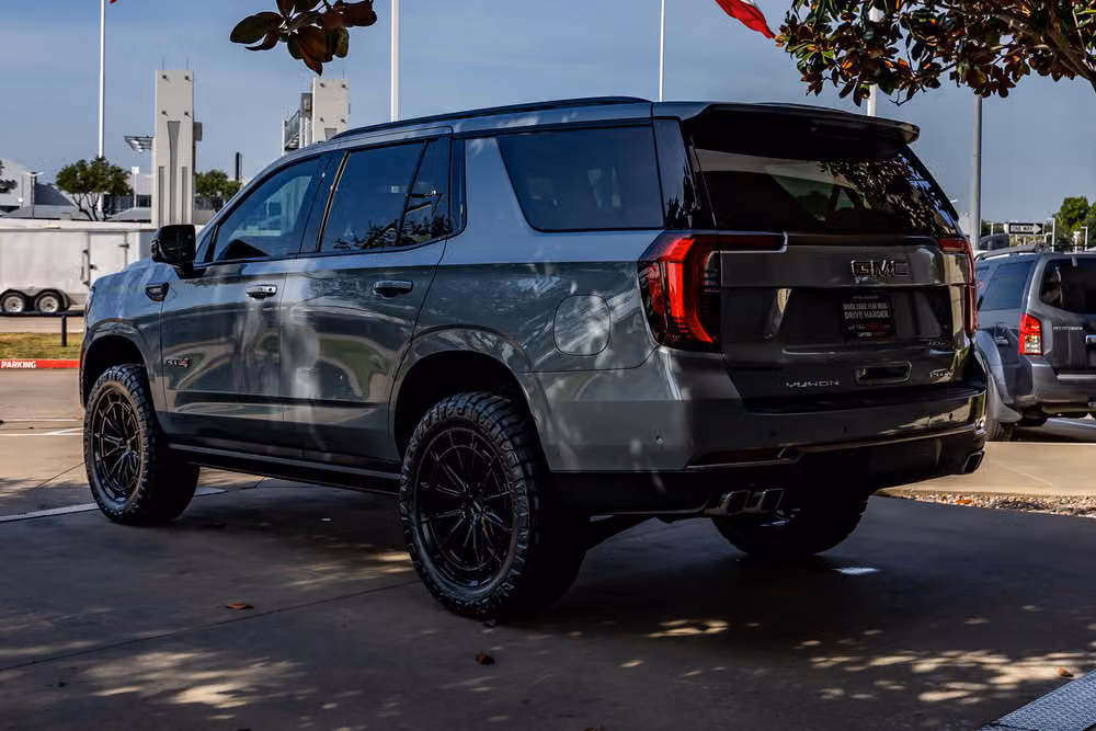 2026 GMC Yukon AT4 Ultimate Image 7