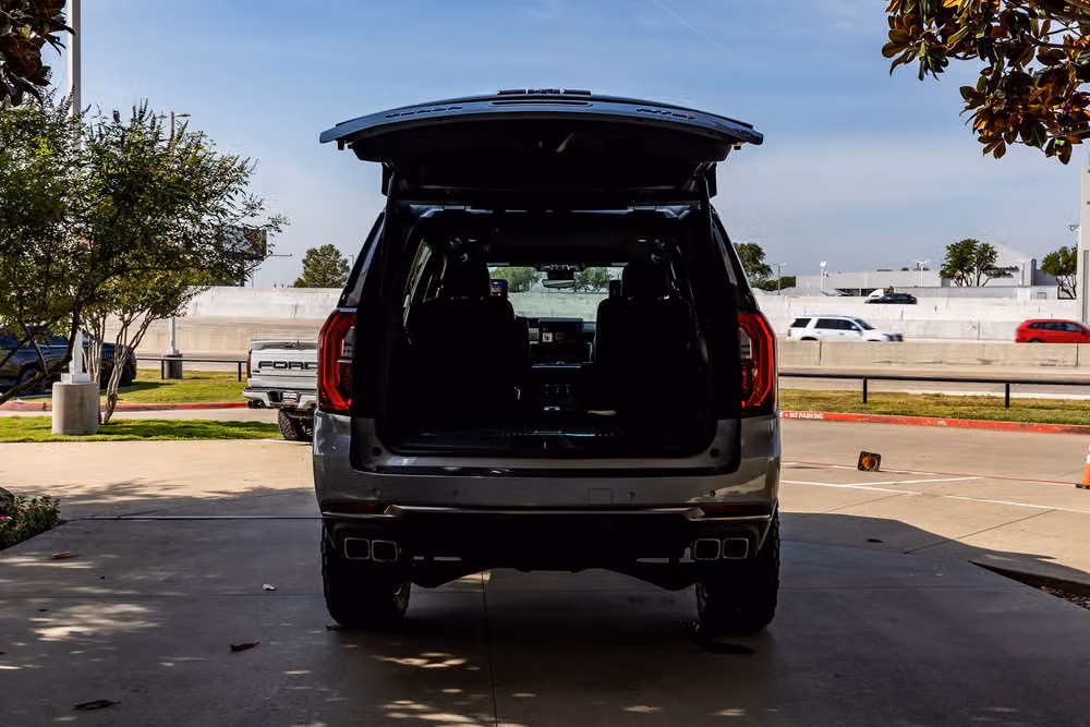 2026 GMC Yukon AT4 Ultimate Image 9