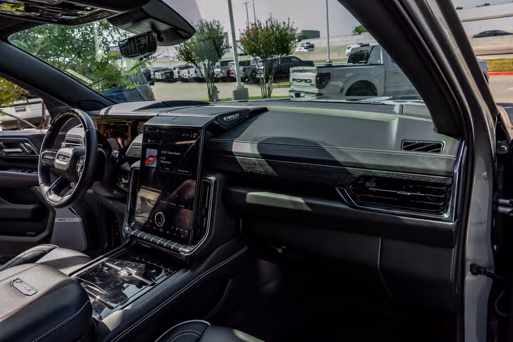 2026 GMC Yukon AT4 Ultimate Image 18