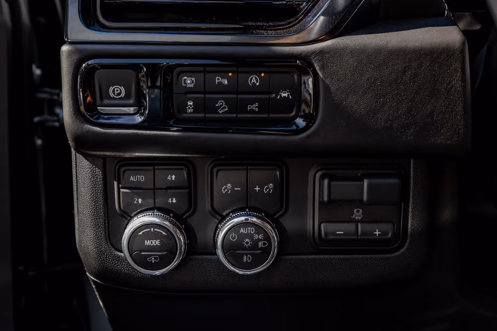 2026 GMC Yukon AT4 Ultimate Image 22