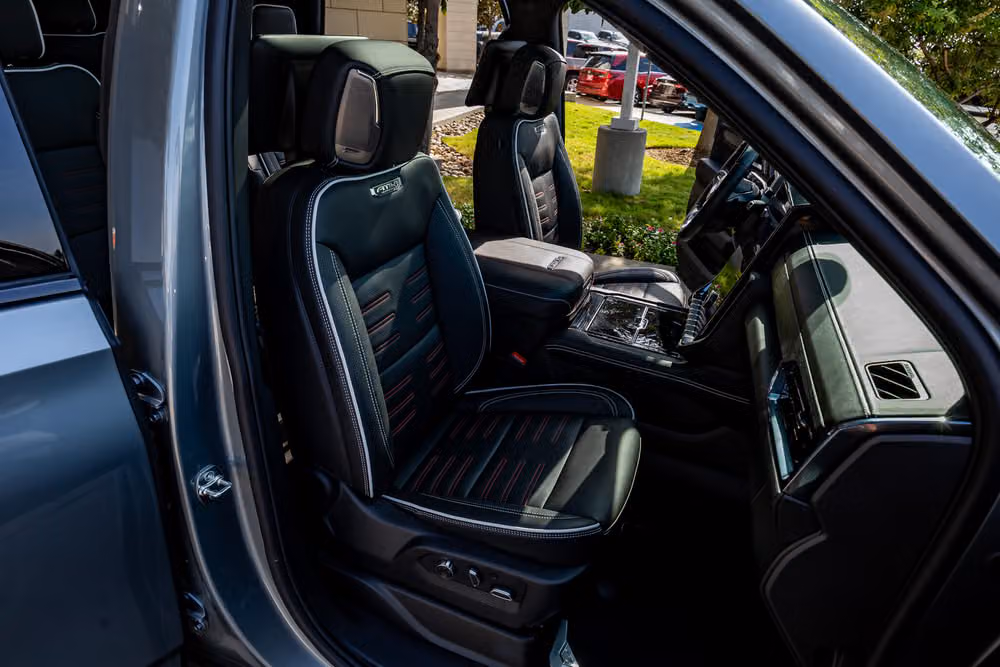2026 GMC Yukon AT4 Ultimate Image 32