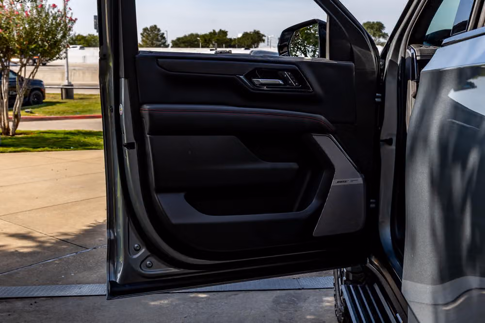 2026 GMC Yukon AT4 Ultimate Image 38